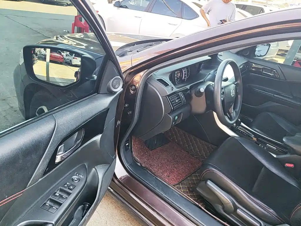 Honda Accord — миниатюра 16