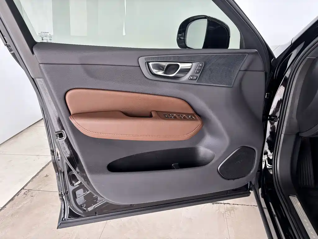 Volvo XC60 — миниатюра 9