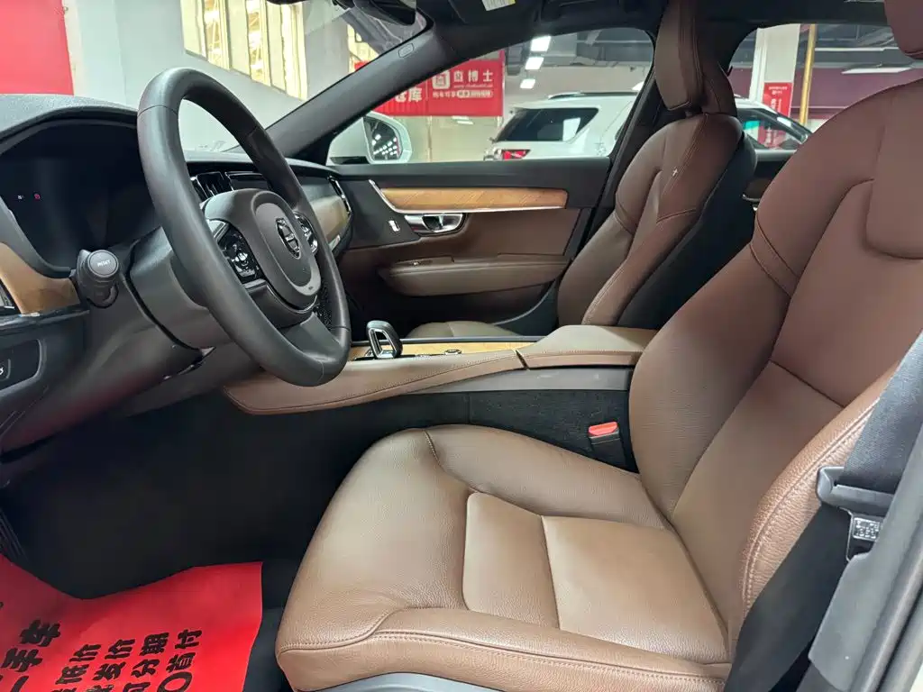 Volvo S90 — миниатюра 8