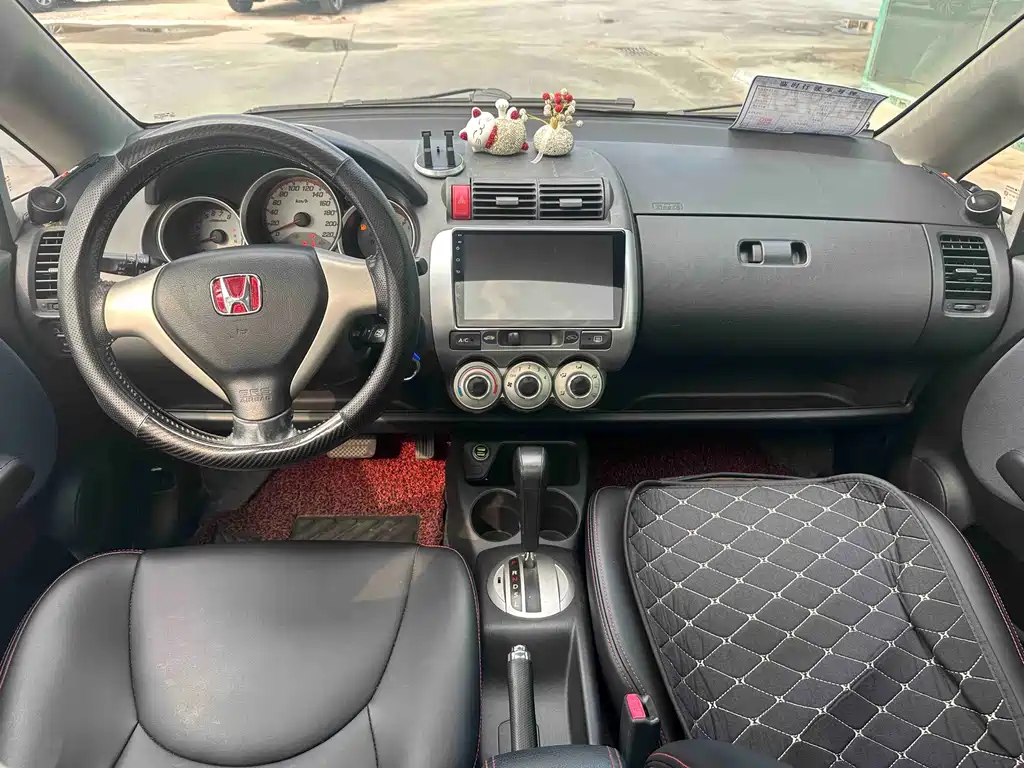 Honda Fit — миниатюра 5