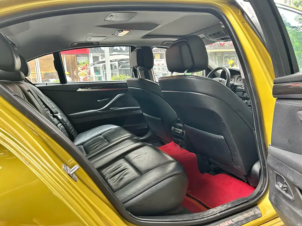 BMW 5 Series — миниатюра 13