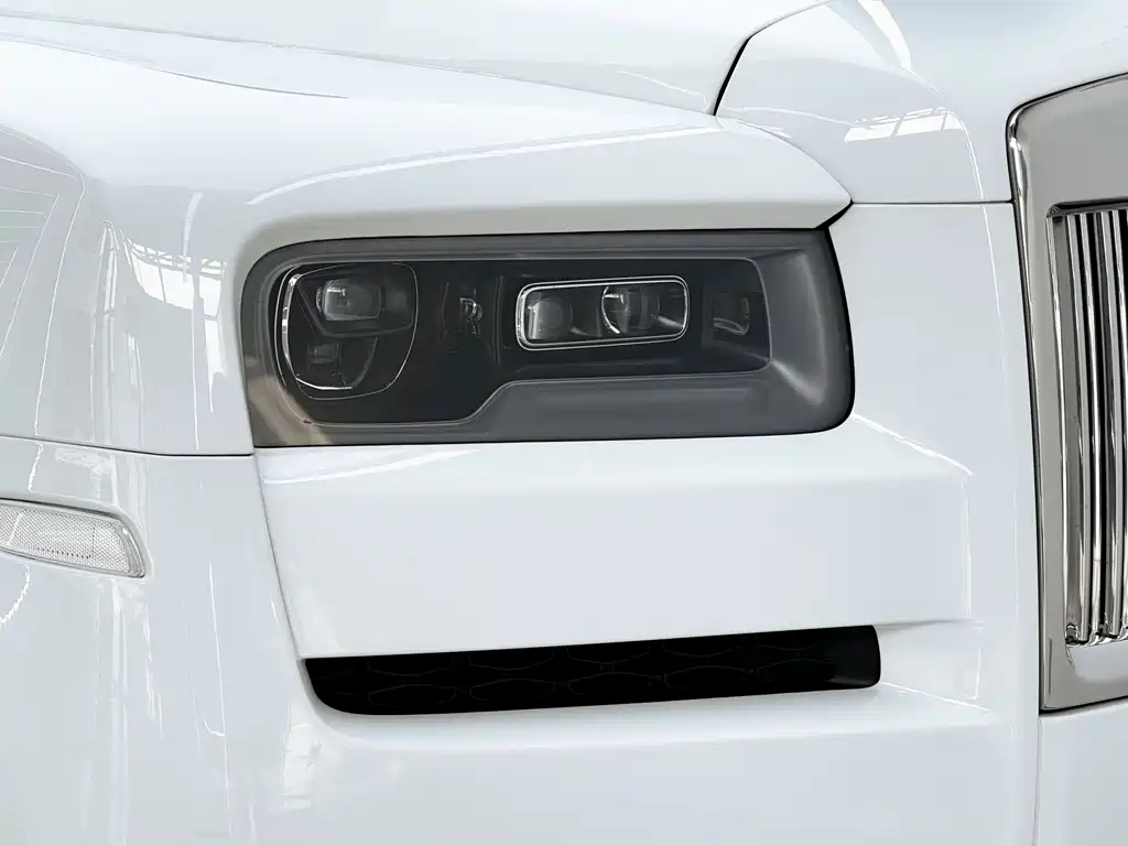 Rolls-Royce Cullinan — миниатюра 10