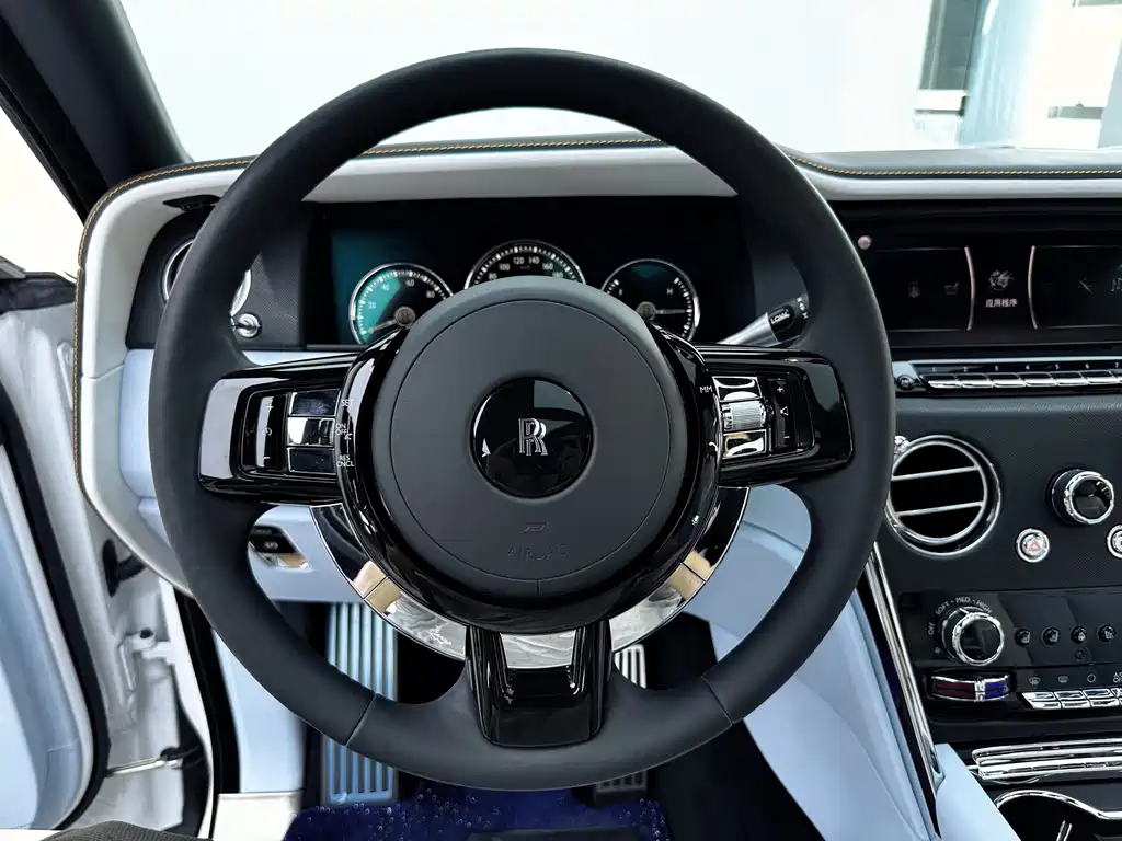 Rolls-Royce Cullinan — миниатюра 18