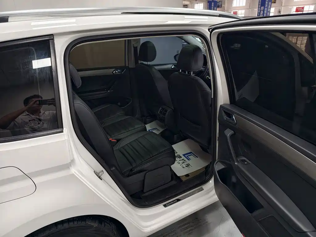 Volkswagen Touran — миниатюра 16