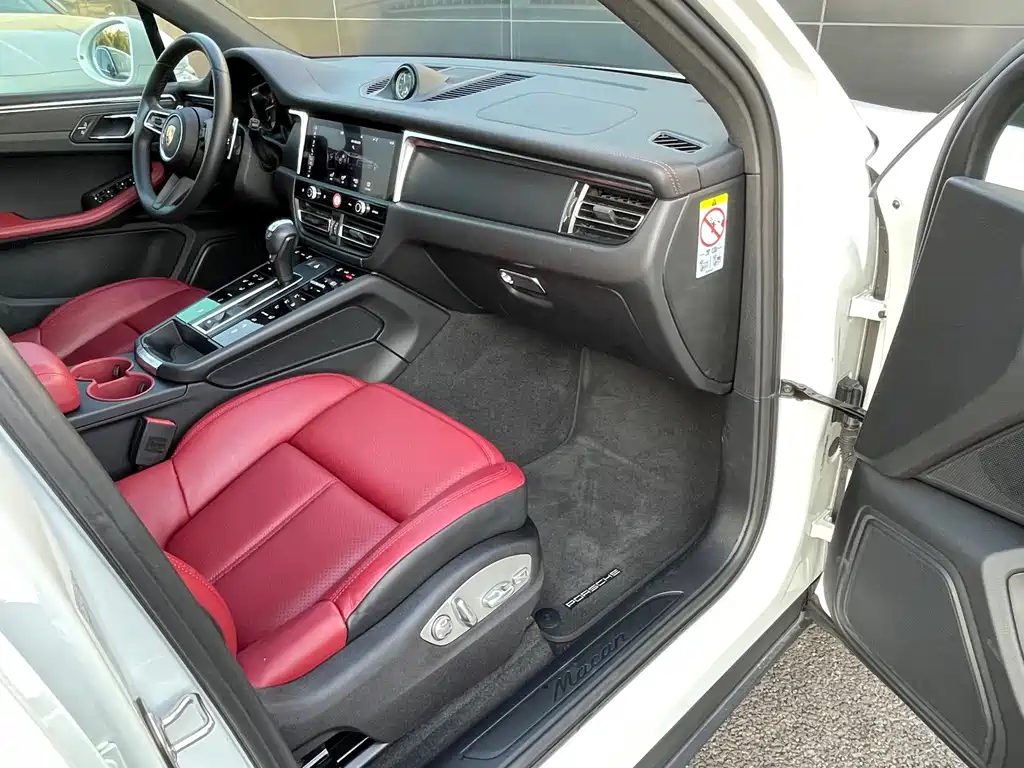 Porsche Macan — миниатюра 13