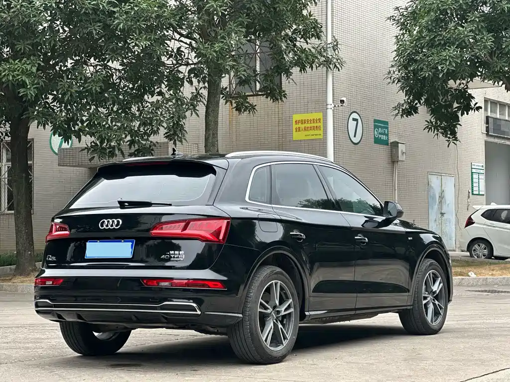 Audi Q5L — миниатюра 5