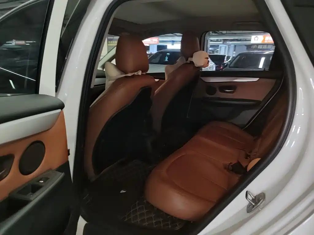 BMW 2 Series Active Tourer — миниатюра 17