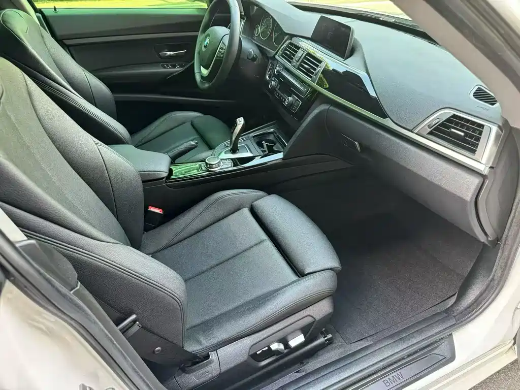 BMW 3 Series GT — миниатюра 6