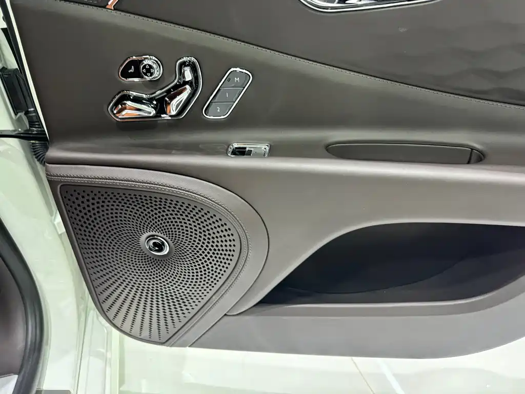 Bentley Flying Spur 2025 4.0T AT