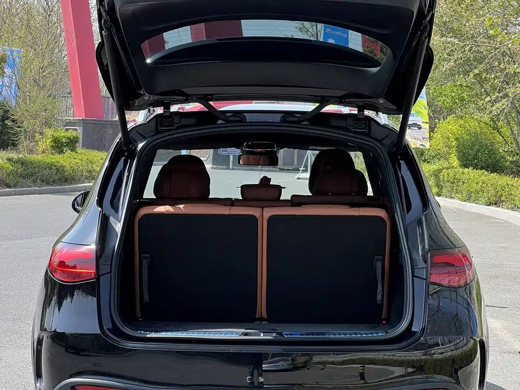 Mercedes-Benz GLC 2023 GLC 300 L 4MATIC 7 мест