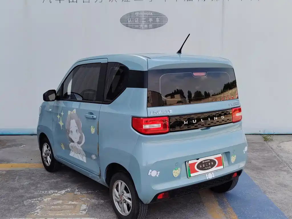 Заказать Wuling MINIEV 2022 года за 642 592 ₽  из Китая
