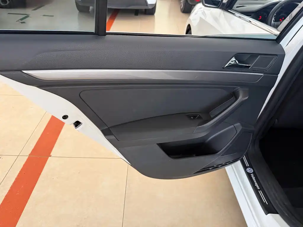 Volkswagen Lavida — миниатюра 13