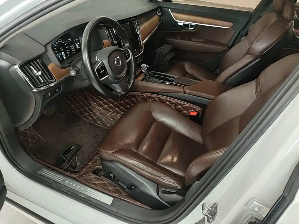 Volvo S90 — миниатюра 16