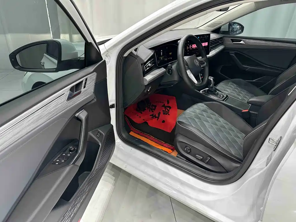 Volkswagen Sagitar — миниатюра 7