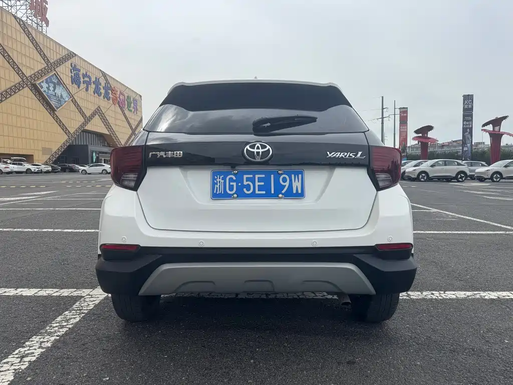 Toyota Yaris L — миниатюра 6