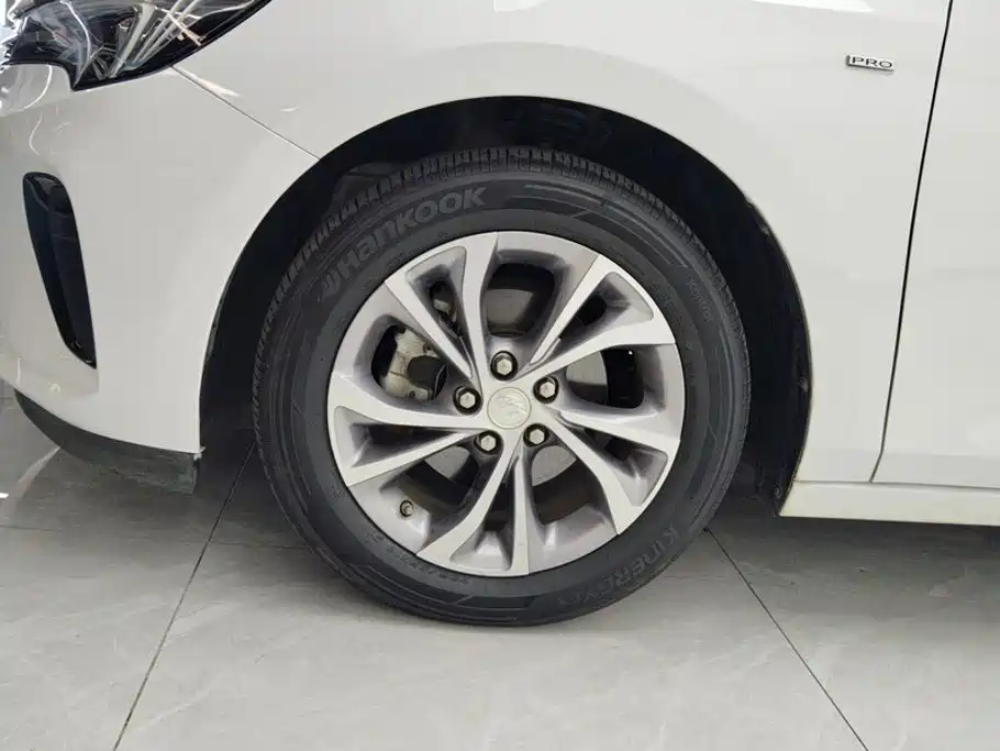 Buick Verano — миниатюра 6