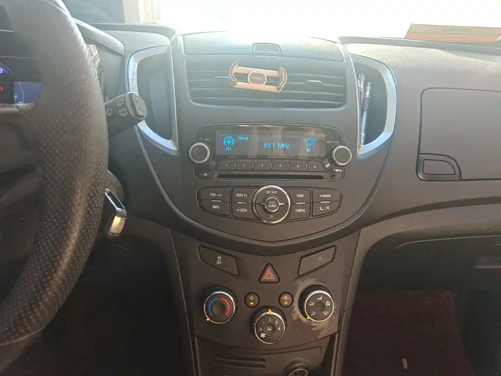 Chevrolet Trax — миниатюра 18