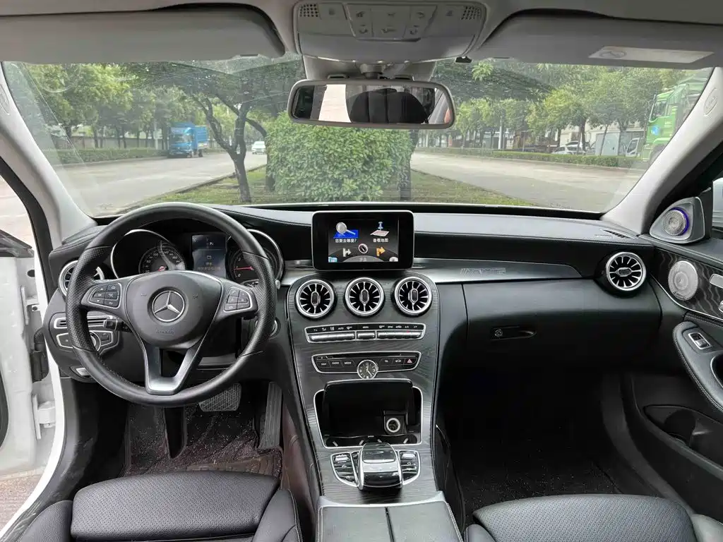 Mercedes-Benz C-Class — миниатюра 14