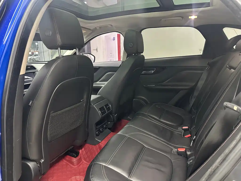 Jaguar F-Pace 2018 2.0T R-Sport Sport