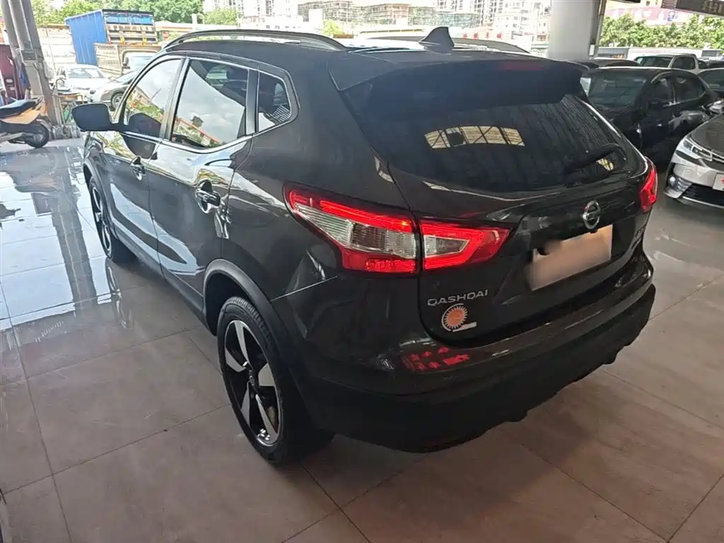 Nissan Qashqai 2017 2.0L CVT Luxury V