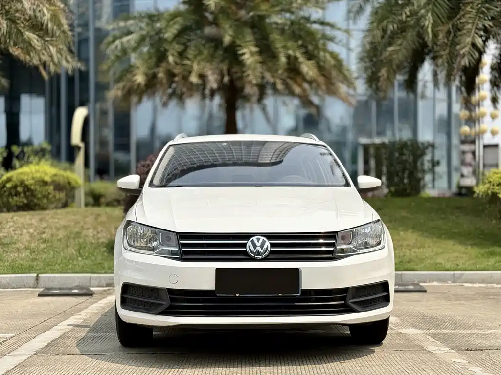 Volkswagen Santana — миниатюра 2