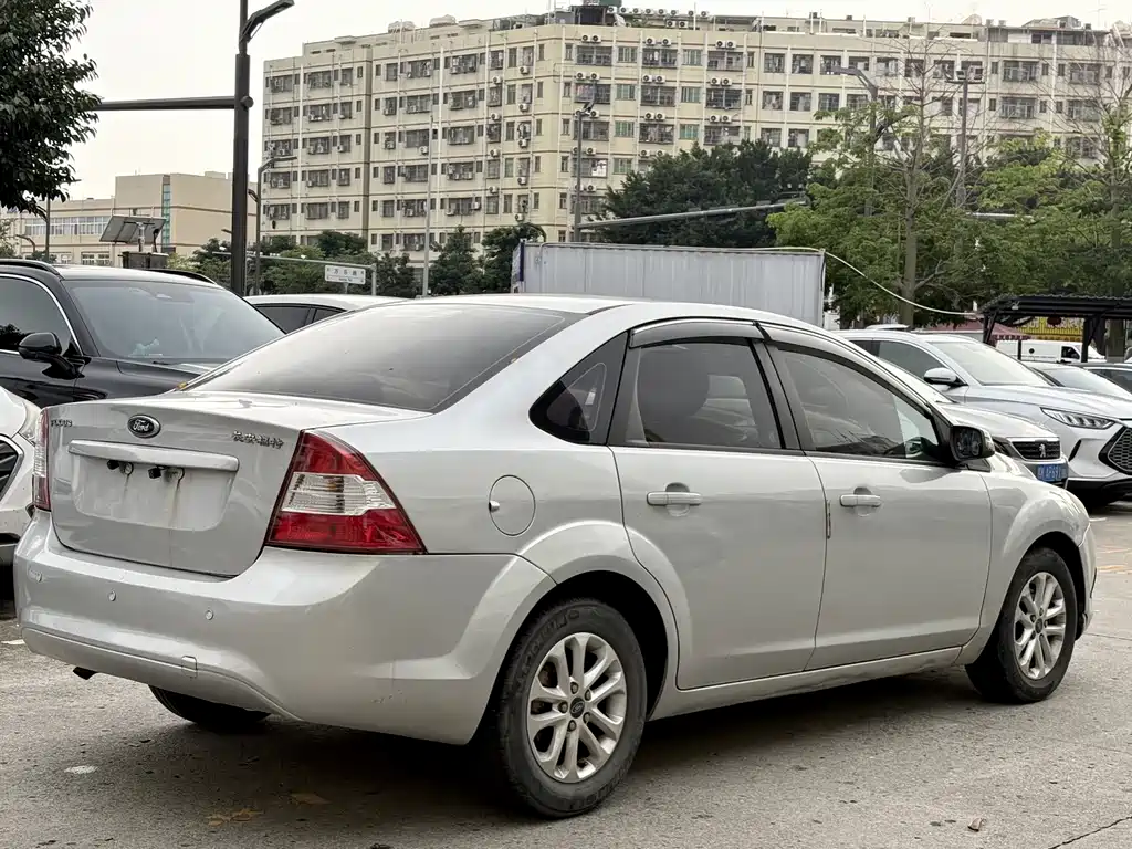 Ford Focus — миниатюра 10