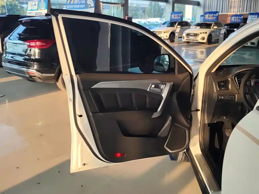 Geely Vision X6 — миниатюра 7