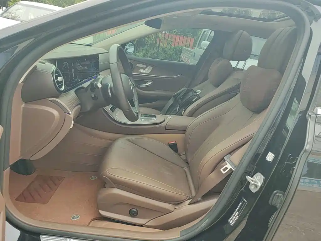 Mercedes-Benz E-Class — миниатюра 15