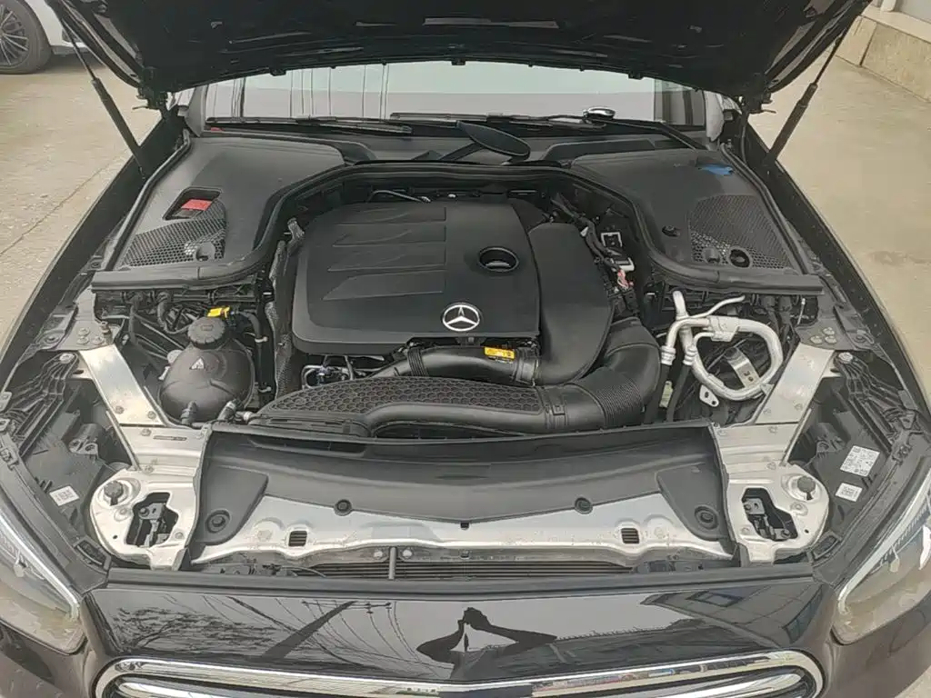Mercedes-Benz E-Class — миниатюра 20