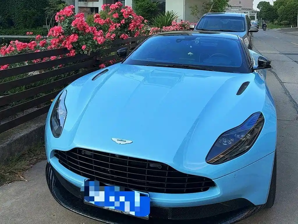 Aston Martin DB11 2018