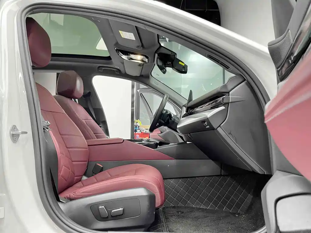 BMW 5 Series — миниатюра 12