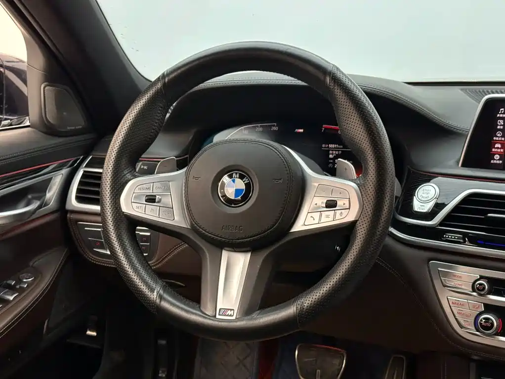 BMW 7 Series — миниатюра 12