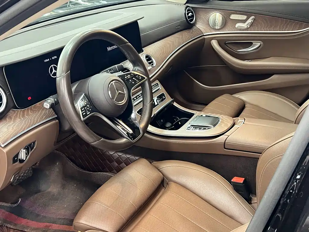 Mercedes-Benz E-Class — миниатюра 4