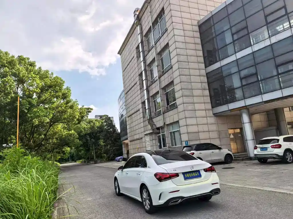 Mercedes-Benz A-Class — миниатюра 4