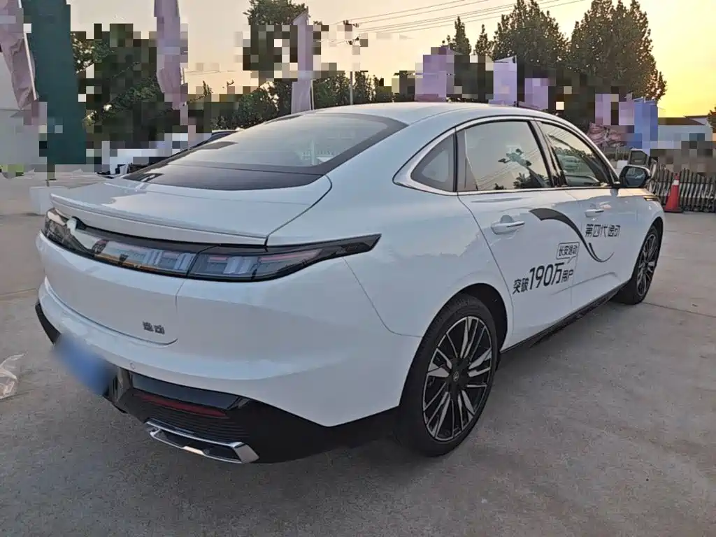 Changan Eado — миниатюра 7