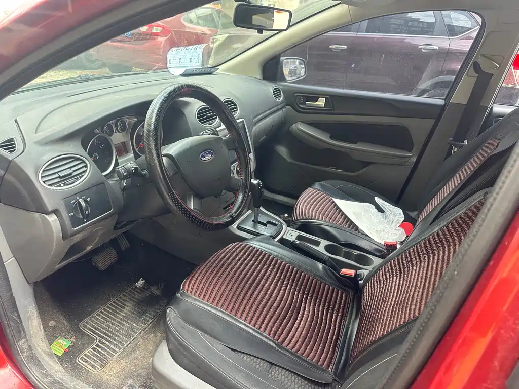 Ford Focus Hatchback Classic 1.8L Auto Basic Type, фото 7