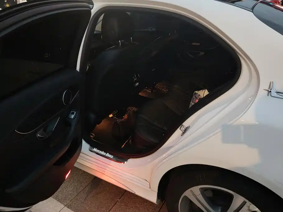 Mercedes-Benz C-Class — миниатюра 11
