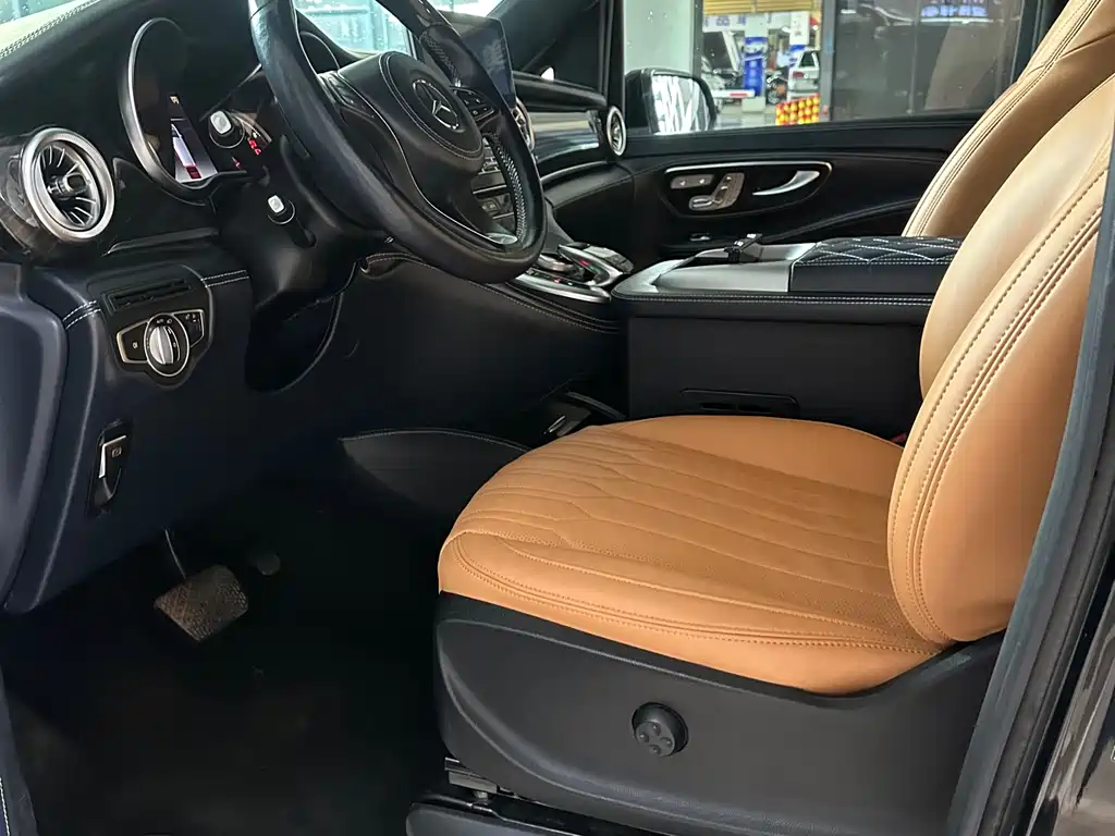 Mercedes-Benz V-Class (Import) — миниатюра 12