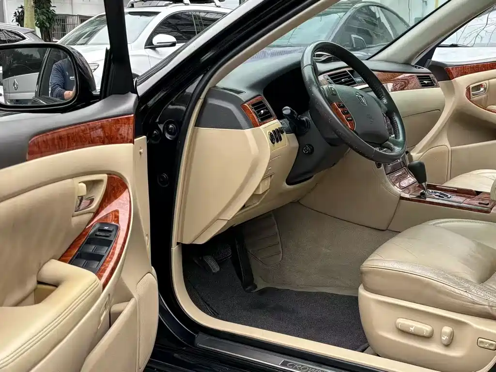 Toyota Crown 2006 2.5L Royal