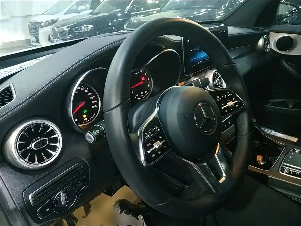 Mercedes-Benz GLC - фото 10