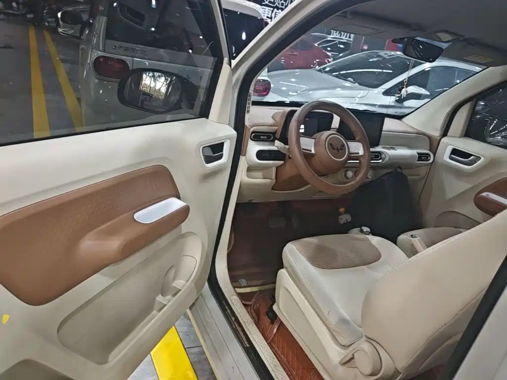 Wuling MINIEV — миниатюра 16