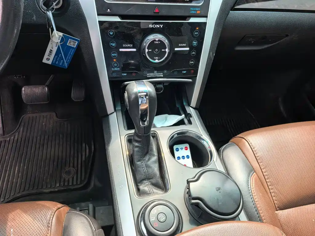 Ford Explorer (Import) — миниатюра 14