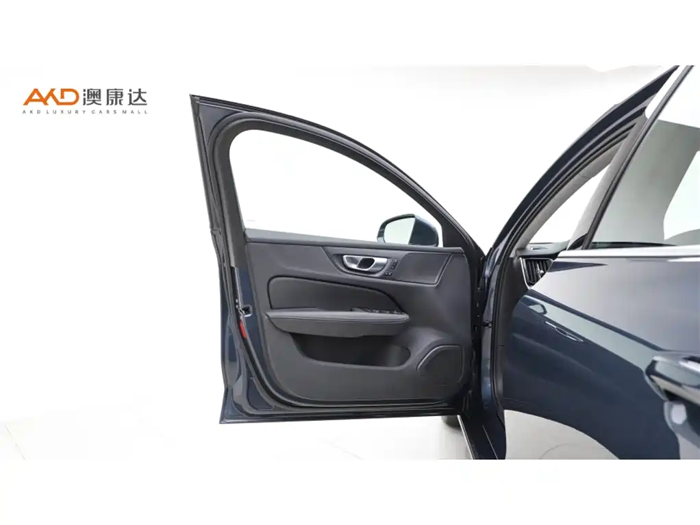 Volvo V60 2024 B5 Luxury
