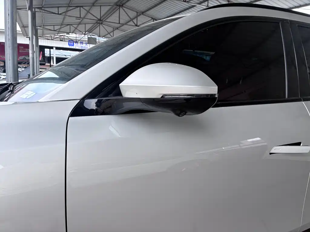 Dongfeng eπ008 2024 210Max 6 мест