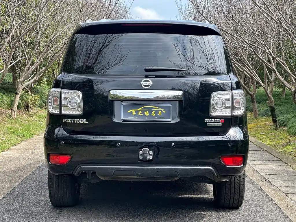 Nissan Patrol — миниатюра 17