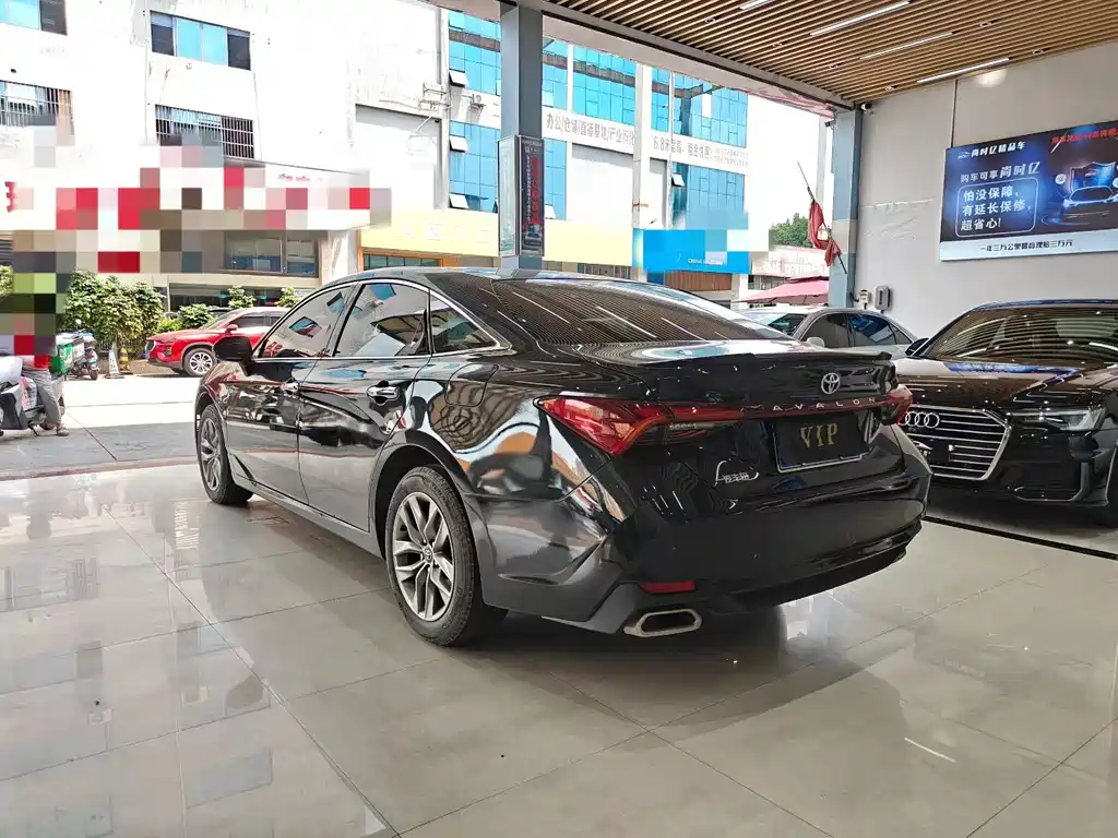 Toyota Avalon 2.5L Luxury Edition, фото 6