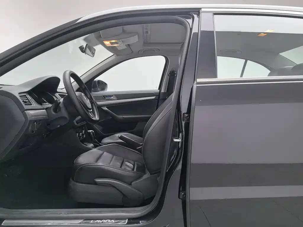 Volkswagen Lavida — миниатюра 10
