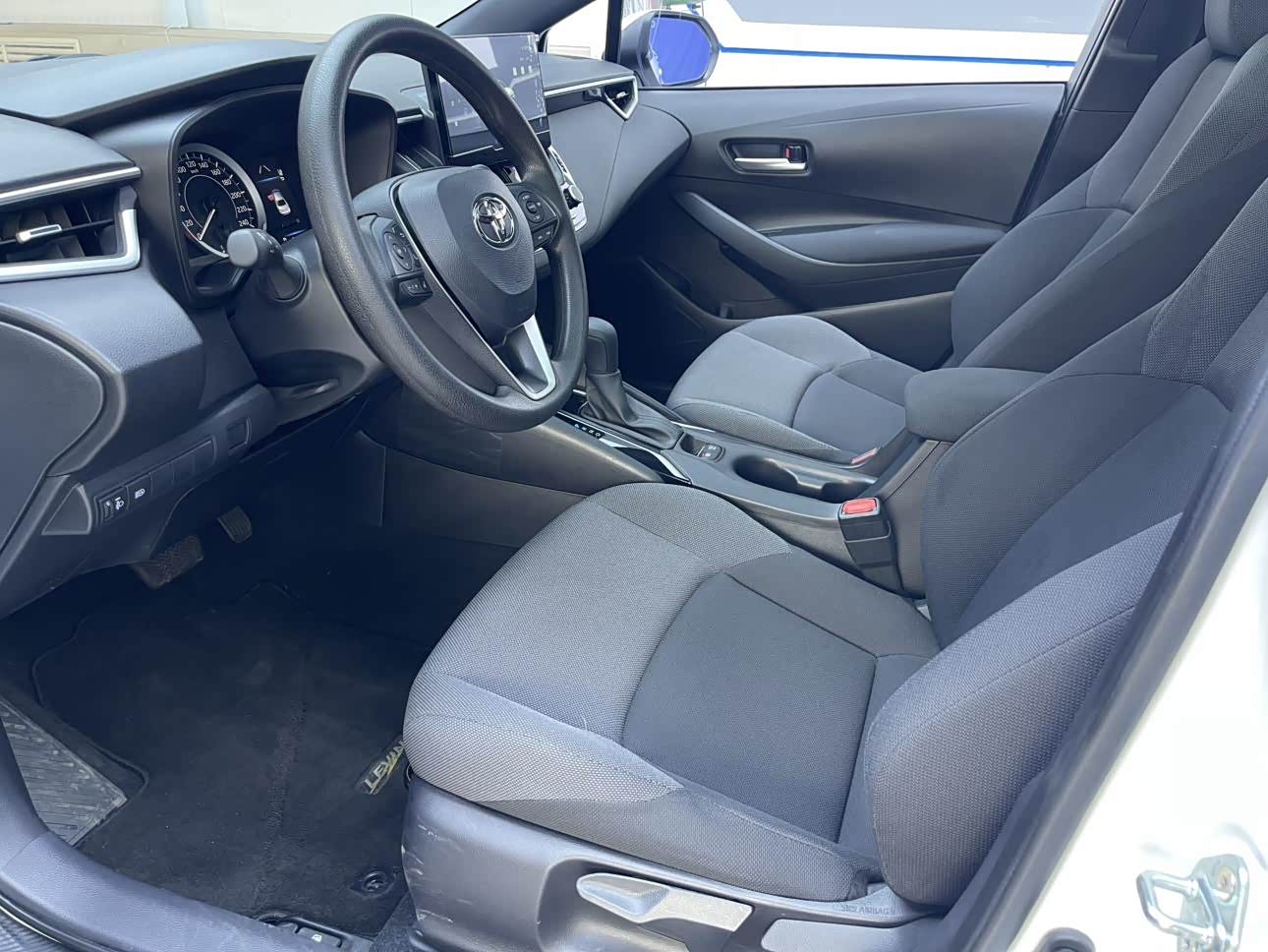 Toyota Levin 1.2 л 2025 г. Белый, пробег 3000 км