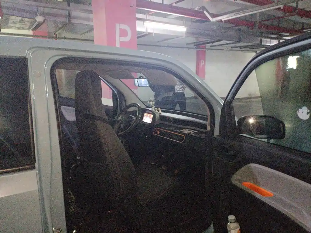 Wuling MINIEV — миниатюра 20