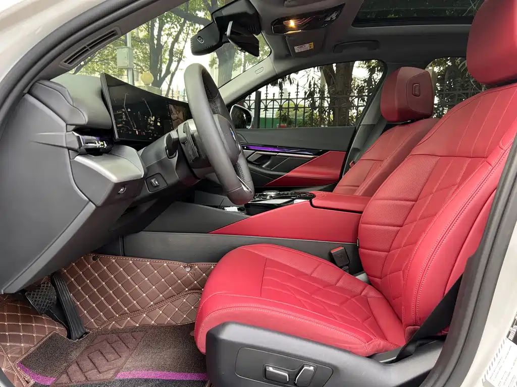 BMW 5 Series — миниатюра 5